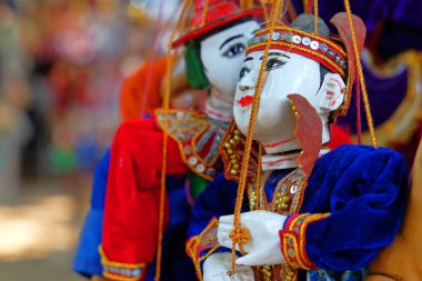 Geleneksel renkli tahta kuklalar Mandalay, Myanmar 'dan.