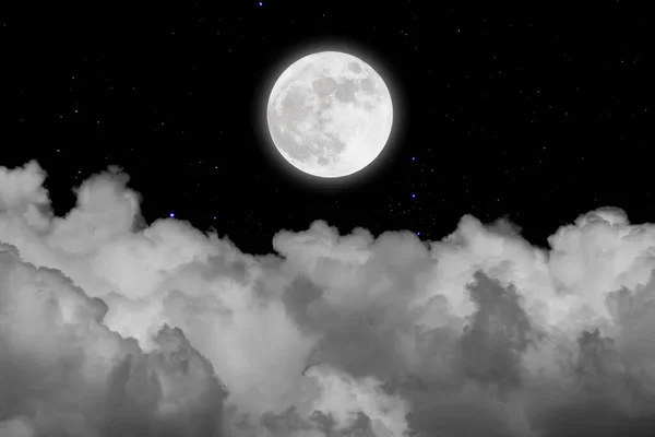 Volle Maan Met Sterrenhemel Wolken Achtergrond Romantische Nacht — Stockfoto