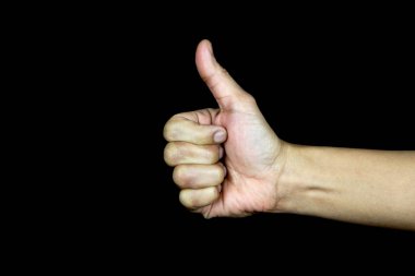 Siyah arka plan üzerine Yaşasın vererek el