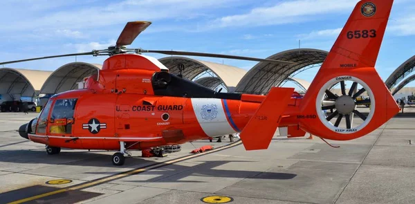 Coast Guard H-65 Rescue Helicopter — Stock Photo, Image