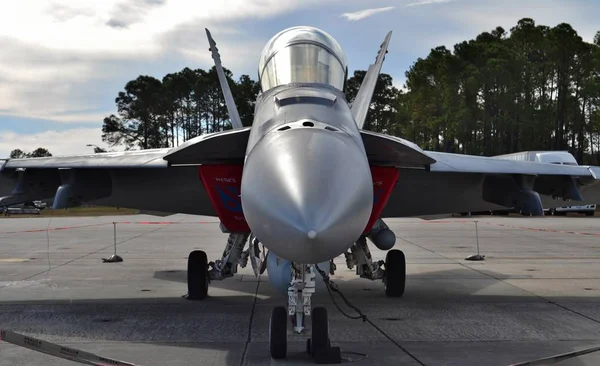 Истребитель F-18 Hornet — стоковое фото