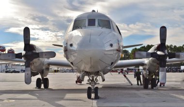 ABD Deniz Kuvvetleri P-3 Orion denizaltı avcı