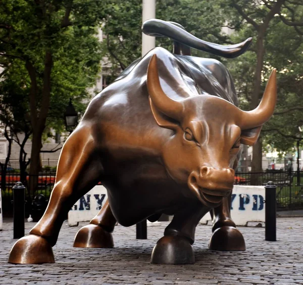 Statua del toro di ricarica a Wall Street — Foto Stock