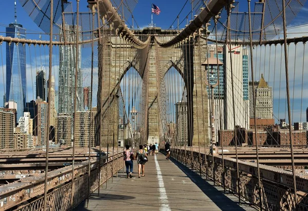 Puente de Brooklyn en la ciudad de Nueva York — Foto de Stock