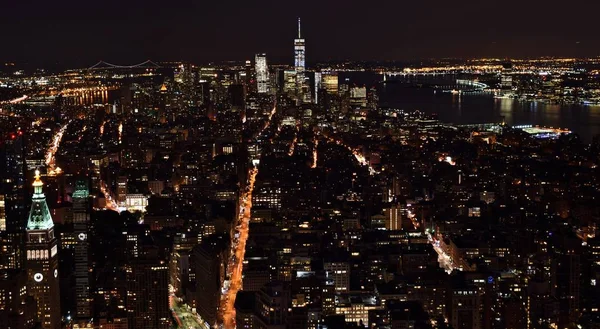 Skyline de Manhattan à noite — Fotografia de Stock