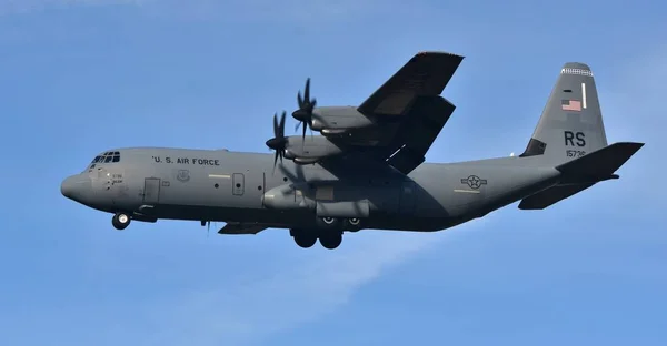 2018年2月16日 Ramstein 美国空军 130 大力士货机由第八十六空运机翼 Ramstein 空军基地运营 — 图库照片