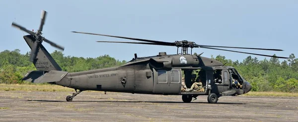 Crestview Φλόριντα Ηπα Μαΐου 2015 Sikorsky Blackhawk Λειτουργεί Από Εδάφη — Φωτογραφία Αρχείου