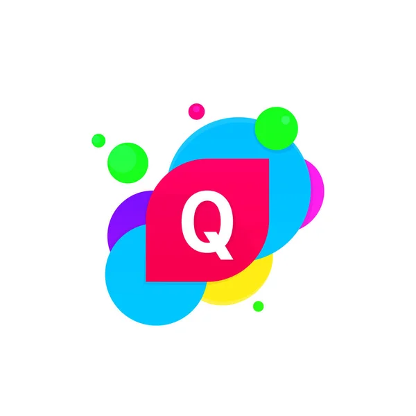 Abstrakta kul Q brev logotyp kreativa platt barn avatar vektor — Stock vektor