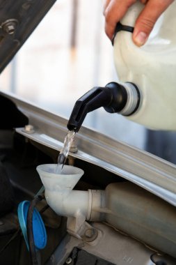 Araç yıkama tankında antifriz (su) asal