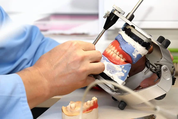 Zubní laboratoř. zubní laboratoř. práce zubní technik Stock Snímky