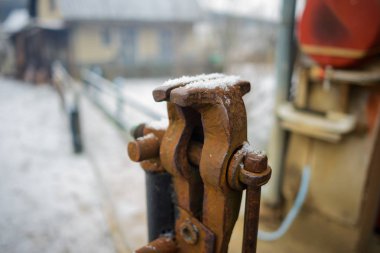Eski paslı tablo mengeneleri işlemeli metal ve ahşap için