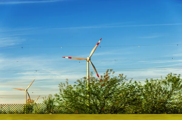 Wind turbine green field nature concept — Stock Photo, Image