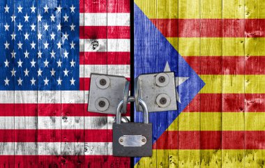 Bize ve Catalonia bayrak asma kilit ile kapı