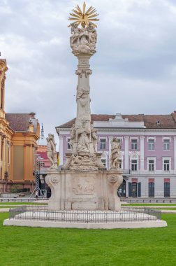 Sendika kare ve Roma Katolik piskoposluk Kilisesi Kutsal Trinity heykelinin Timisoara, Romanya - 15 Ekim, 2016 detay