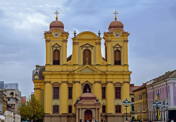 TIMISOARA, ROMANIA - 15 OTTOBRE 2016 Chiesa episcopale cattolica romana a Timisoara, Romania — Foto Stock