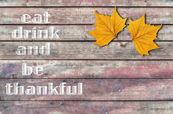 Happy thanksgiving på trä bakgrund — Stockfoto