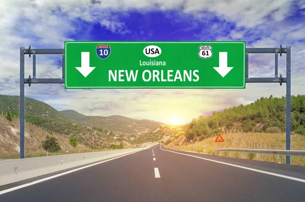 Señal de tráfico de Nueva Orleans en la autopista — Foto de Stock