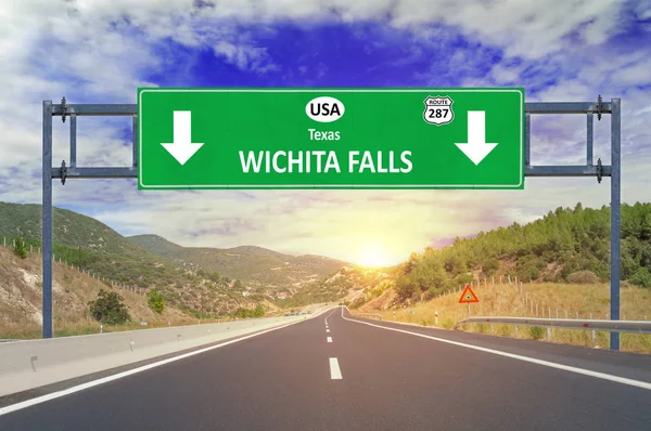 Bize şehir Wichita Falls yol işaret karayolu üzerinde