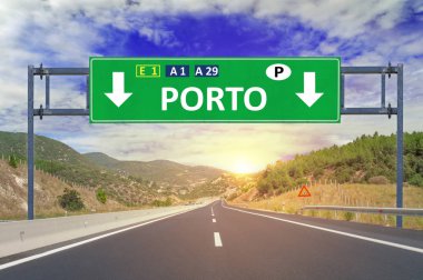 Porto yol işaret karayolu üzerinde