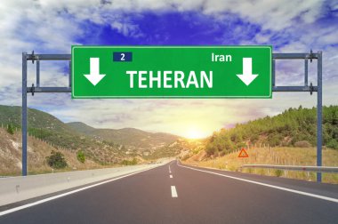 Tahran yol işaret karayolu üzerinde