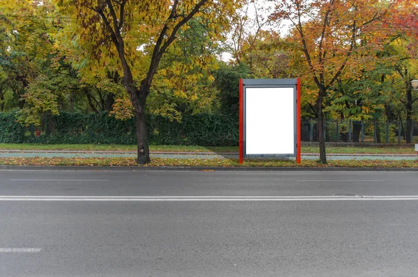 Küçük kırmızı boş billboard medya iş reklam sokak için