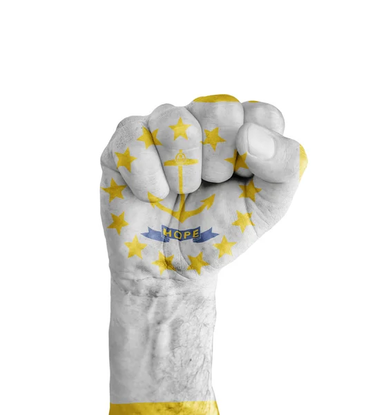 Прапор штату Род-Айленд намальовані на людський кулак як перемога — стокове фото