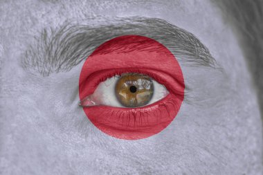 İnsan yüz ve göz Japonya bayrağı ile boyalı
