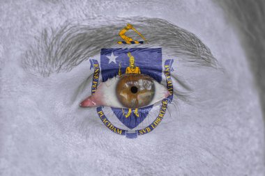 İnsan yüz ve göz bizimle Massachusetts Devlet bayrağı boyalı