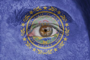 İnsan yüz ve göz bizimle Devlet bayrağı New Hampshire boyalı