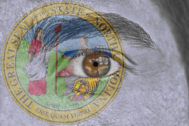 İnsan yüz ve göz bizimle devlet mührü bayrağı Kuzey Caro boyalı