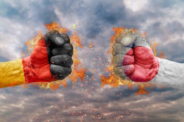 İki Almanya bayrağı ile yumruk ve Japonya birbirlerine karşı karşıya mücadele için hazır