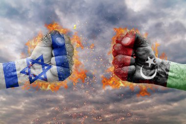 İki İsrail bayrağı ile yumruk ve Libya birbirlerine karşı karşıya mücadele için hazır