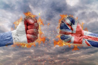 Hollanda bayrağı ile iki yumruk ve Büyük Britanya'nın birbirlerine karşı karşıya mücadele için hazır