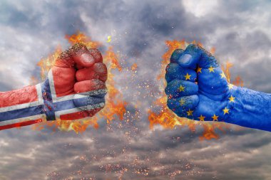 Norveç bayrağı ile iki yumruk ve AB birbirlerine karşı karşıya mücadele için hazır