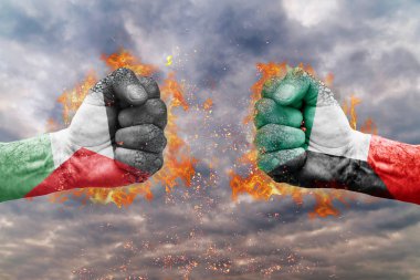 İki Filistin bayrağı ile yumruk ve Kuveyt birbirlerine karşı karşıya mücadele için hazır