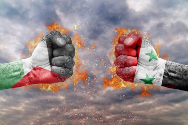 İki Filistin bayrağı ile yumruk ve Suriye birbirlerine karşı karşıya mücadele için hazır