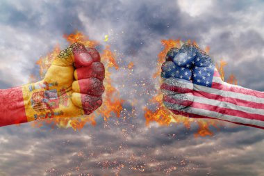 İki İspanya bayrağı ile yumruk ve ABD birbirlerine karşı karşıya mücadele için hazır