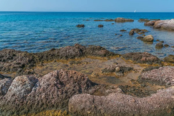 Mar Costa Piedra Costa Con Cielo Despejado —  Fotos de Stock