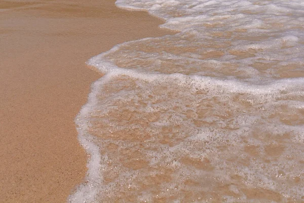 Небольшой Пузырь Пенного Прилива Волна Моря Пляжа — стоковое фото