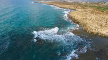 Küçük deniz kıyısında güzel düğün video ve müzik