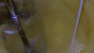 Mikser meyilli kıpırdanırken