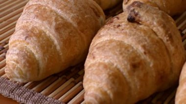 Lezzetli, taze kruvasan