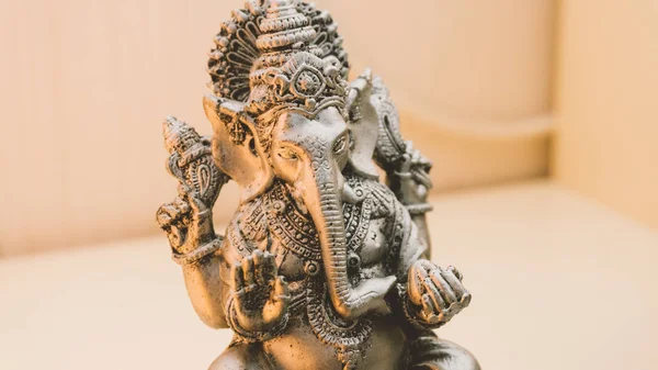 Ganesha - the Indian God of abundance. Statue Ganesha with incense — Stock Photo, Image