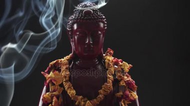 Tütsü Buda heykeli. Tanrı ve sembolleri Budizm. Budizm ve sembolleri pratiği. Asya'nın manevi yaşam
