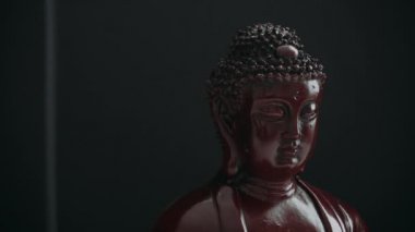 Tütsü Buda heykeli. Tanrı ve sembolleri Budizm. Budizm ve sembolleri pratiği. Asya'nın manevi yaşam
