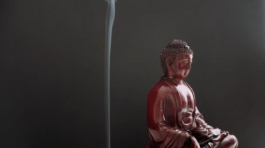 Tütsü Buda heykeli. Tanrı ve sembolleri Budizm. Budizm ve sembolleri pratiği. Asya'nın manevi yaşam