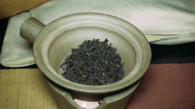 Çay töreni. Tang Hanedanı tarzında çay gibi demleyin. Çin çay orijinal yöntemi bira aşamalı bir tören. 