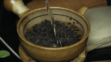 Çay töreni. Tang Hanedanı tarzında çay gibi demleyin. Çin çay orijinal yöntemi bira aşamalı bir tören. 