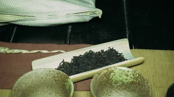 Upacara minum teh. Membuat teh dengan gaya Dinasti Tang. Sebuah upacara pementasan teh Cina metode asli . — Stok Video