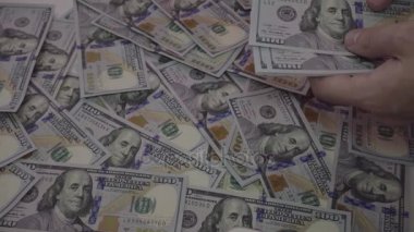 Yeni banknotlar sayma işadamıdır. Dolar yakın çekim